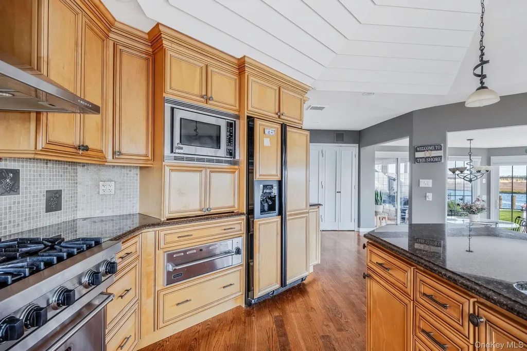 175 The Helm East Islip NY 11730