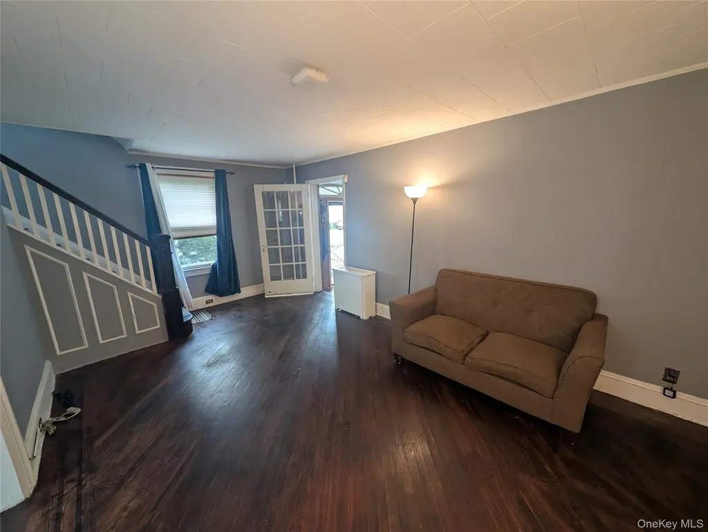 81 Cochran Place Valley Stream NY 11581