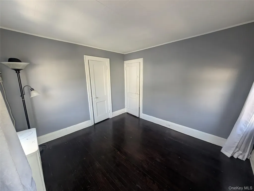 81 Cochran Place Valley Stream NY 11581