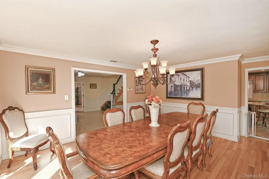 10 Burnham Lane Dix Hills NY 11746