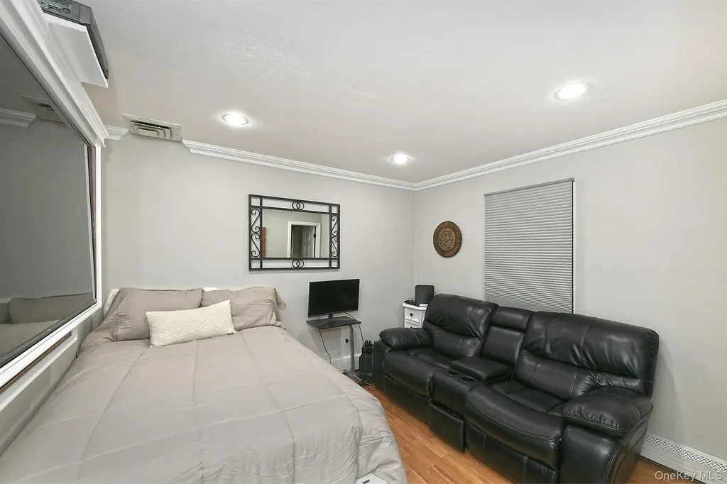 10 Burnham Lane Dix Hills NY 11746