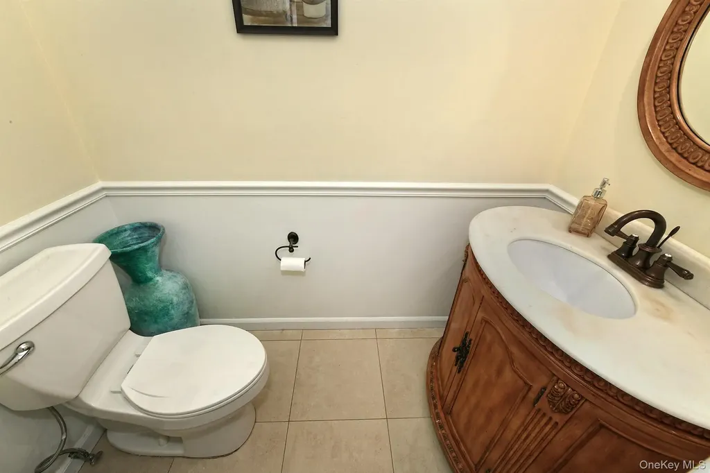 10 Burnham Lane Dix Hills NY 11746