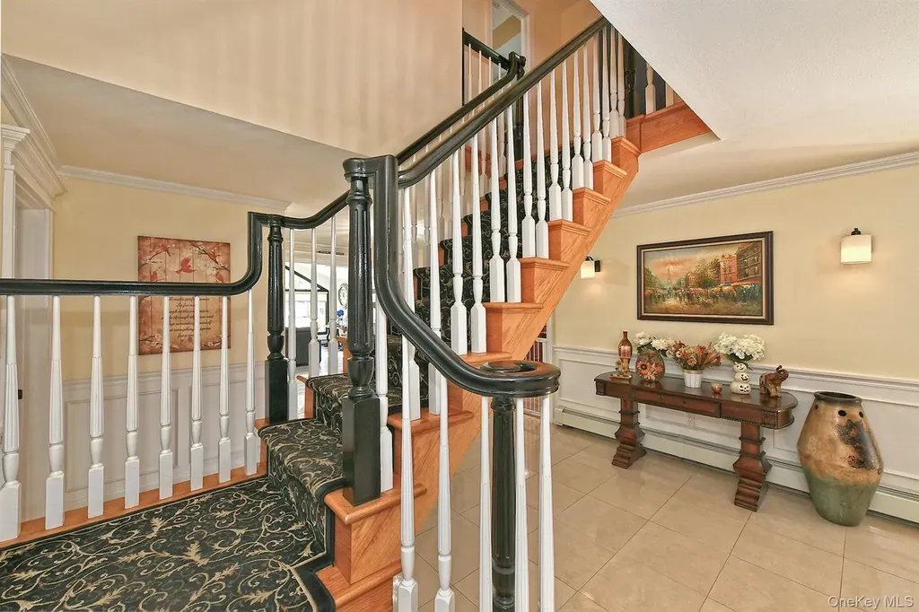 10 Burnham Lane Dix Hills NY 11746
