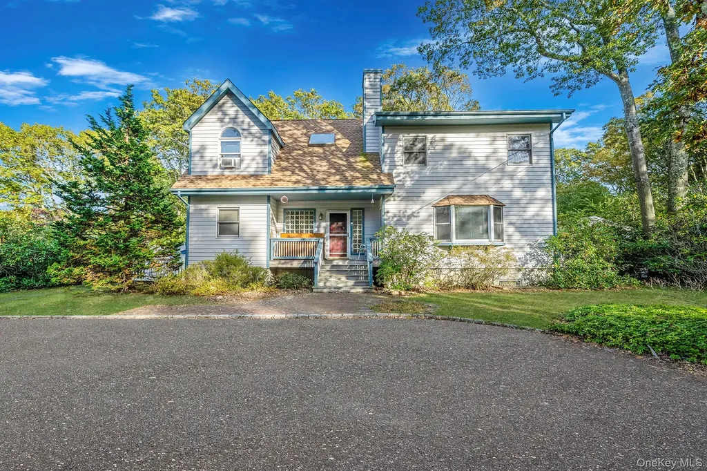 484 Brookhaven Avenue Riverhead NY 11901