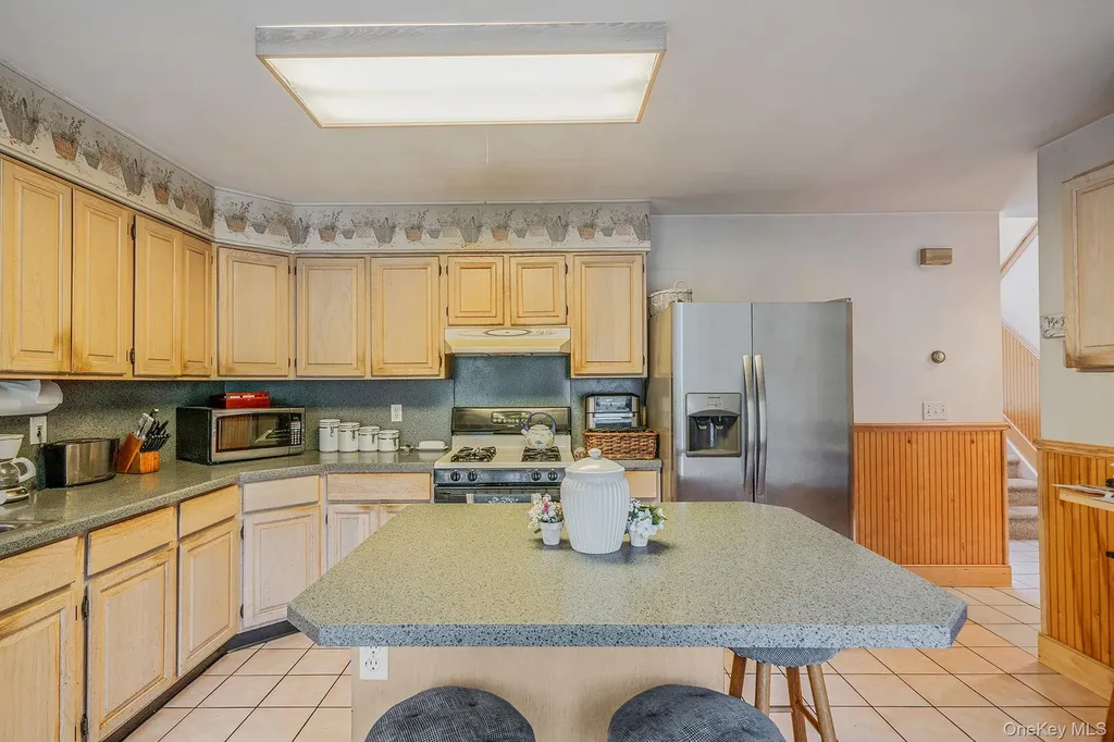 484 Brookhaven Avenue Riverhead NY 11901