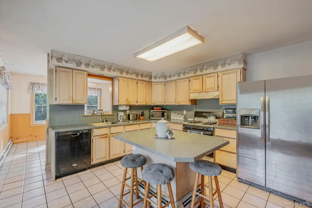 484 Brookhaven Avenue Riverhead NY 11901