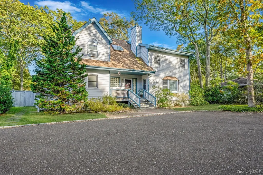 484 Brookhaven Avenue Riverhead NY 11901