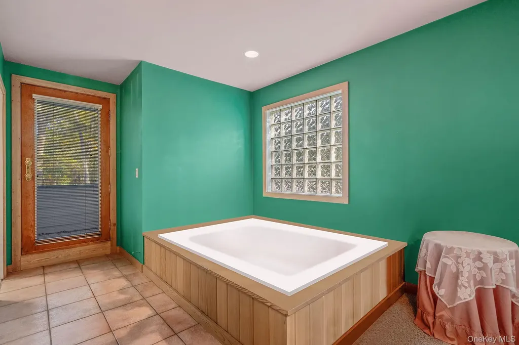 484 Brookhaven Avenue Riverhead NY 11901
