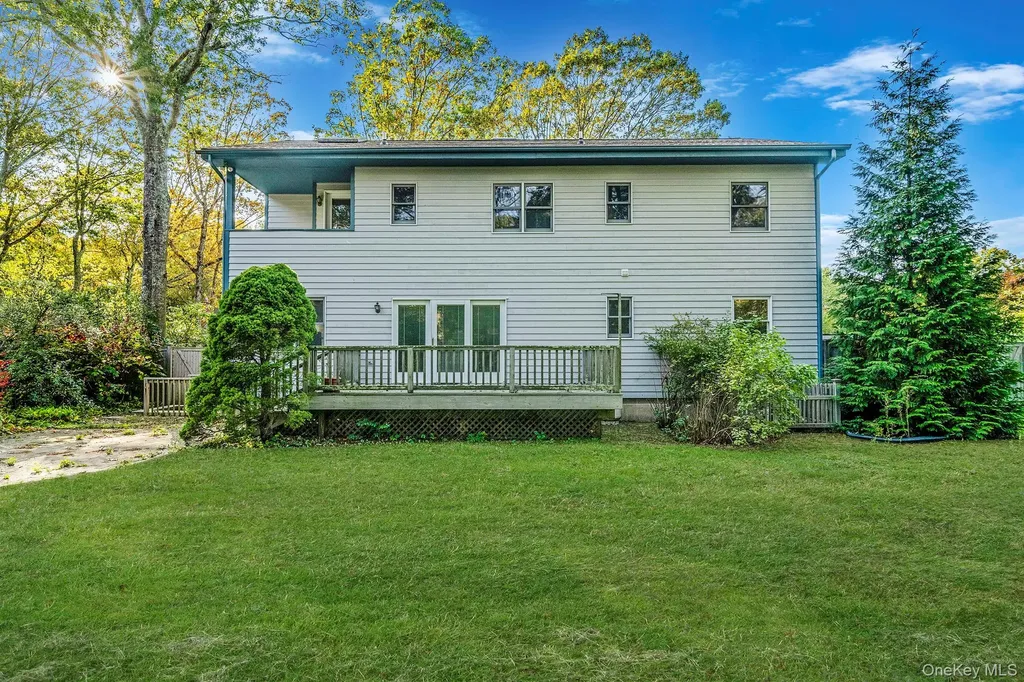 484 Brookhaven Avenue Riverhead NY 11901