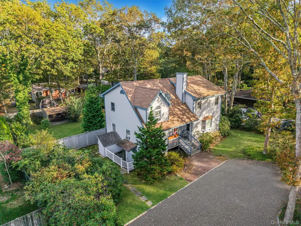 484 Brookhaven Avenue Riverhead NY 11901