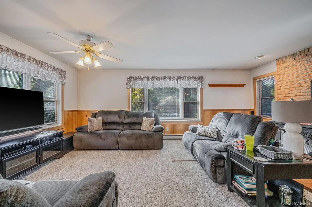 484 Brookhaven Avenue Riverhead NY 11901