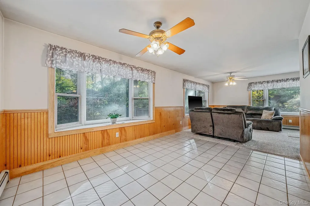 484 Brookhaven Avenue Riverhead NY 11901