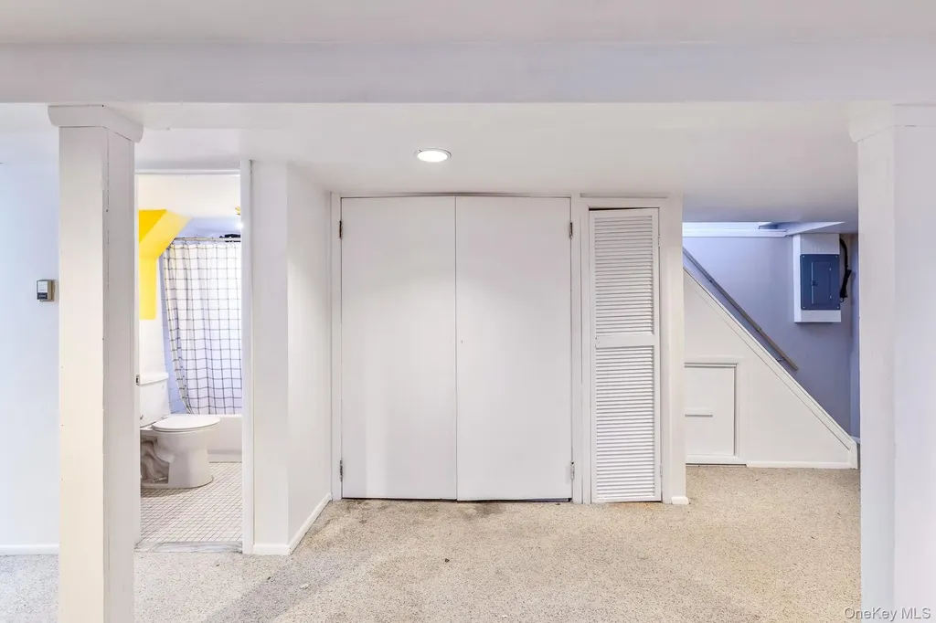 12 Applegate Drive Mastic NY 11950