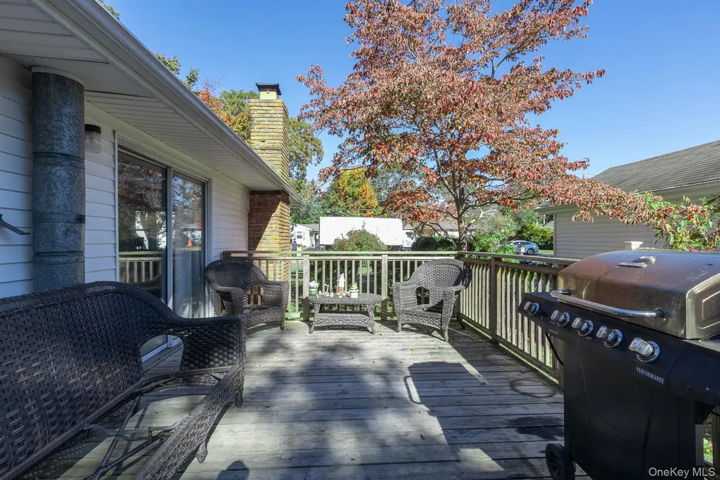 12 Applegate Drive Mastic NY 11950