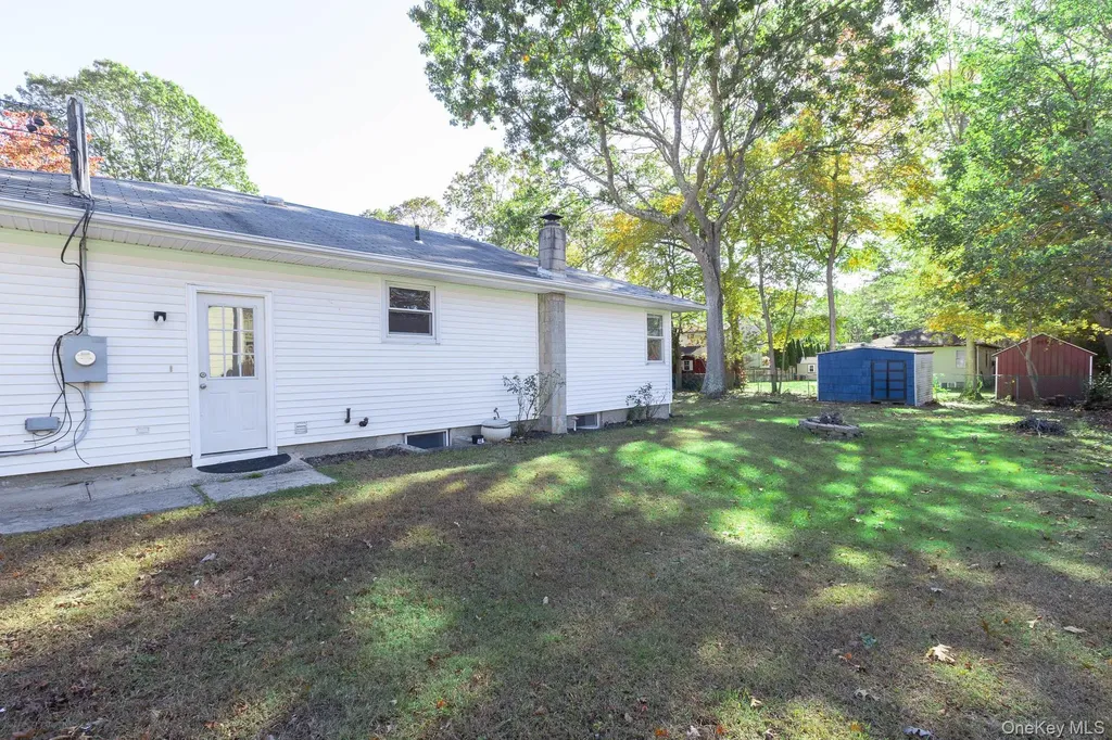 12 Applegate Drive Mastic NY 11950