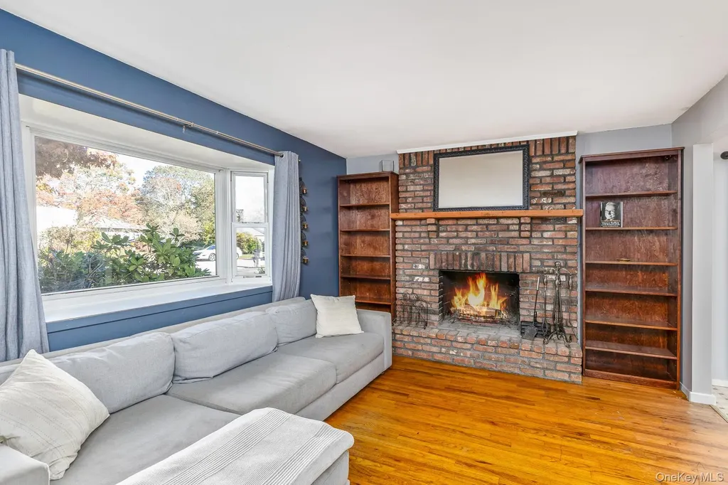 12 Applegate Drive Mastic NY 11950