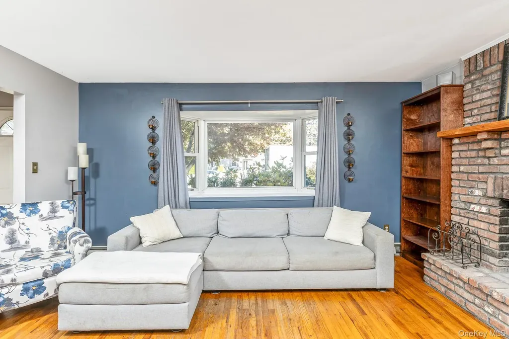 12 Applegate Drive Mastic NY 11950