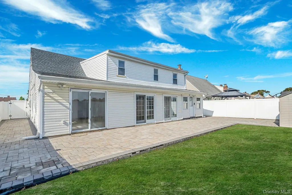 37 Chickadee Lane Levittown NY 11756