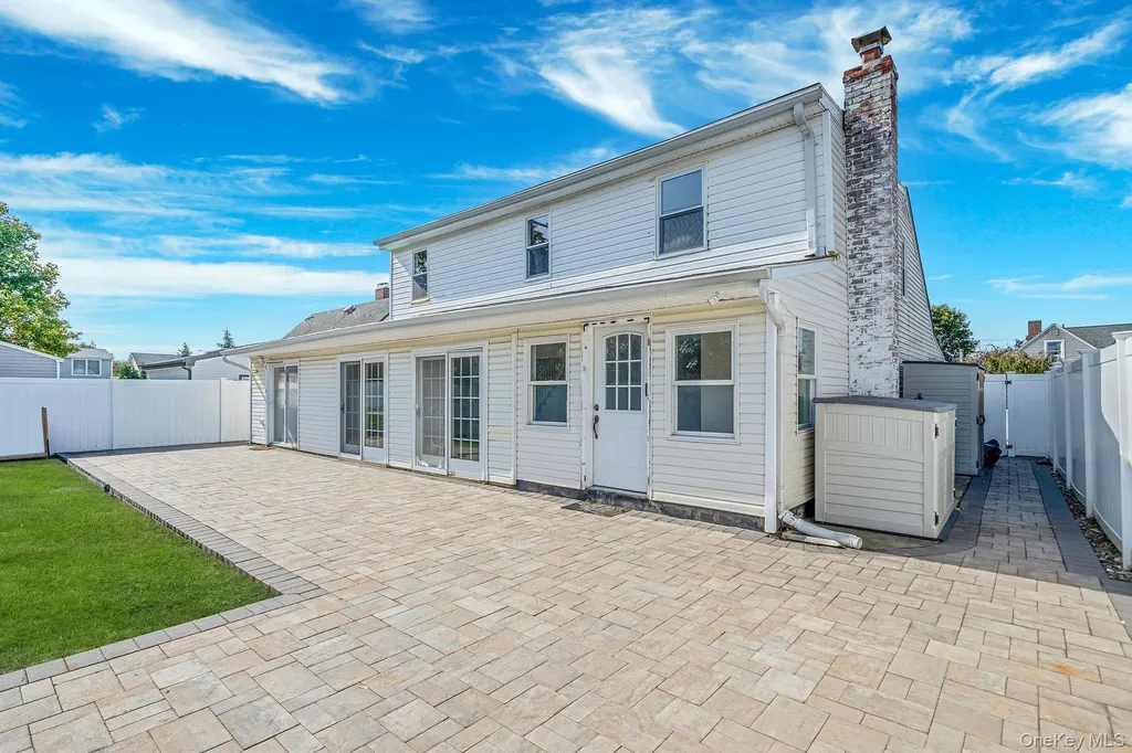 37 Chickadee Lane Levittown NY 11756