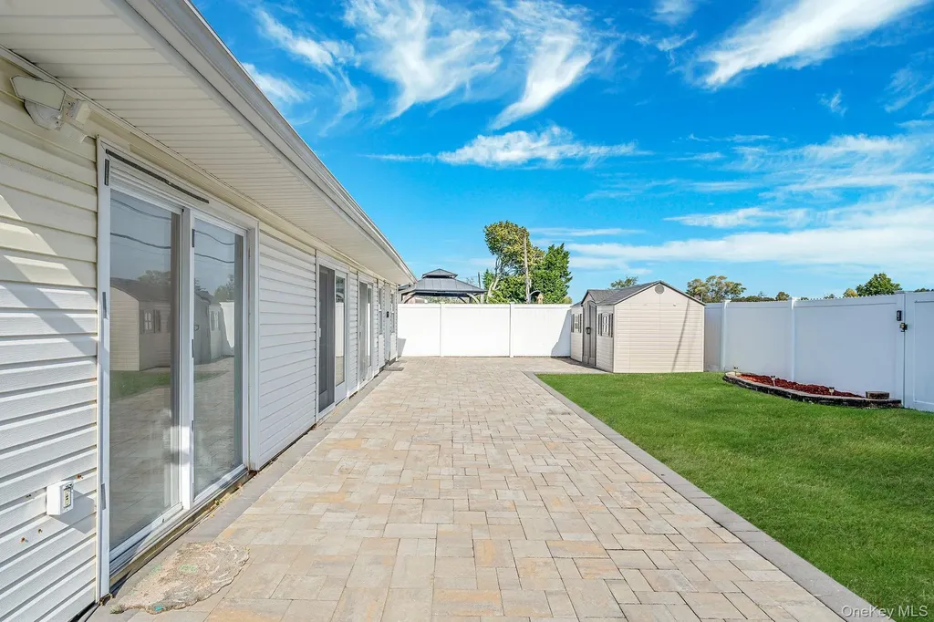 37 Chickadee Lane Levittown NY 11756