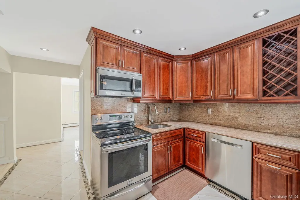 37 Chickadee Lane Levittown NY 11756
