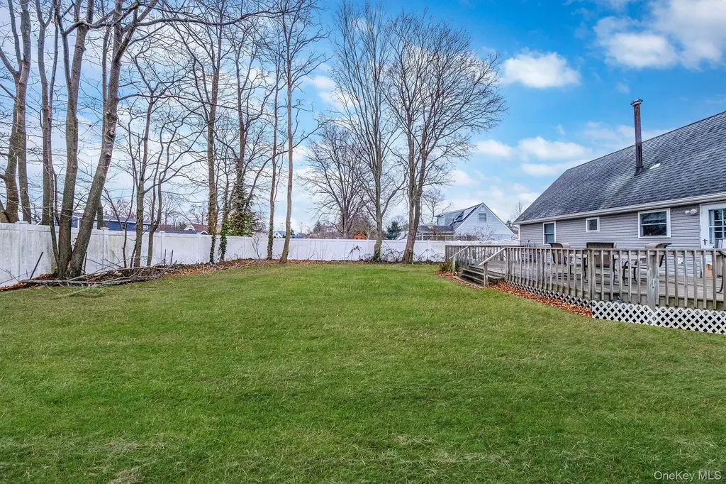 11 Dianne Avenue Centereach NY 11720