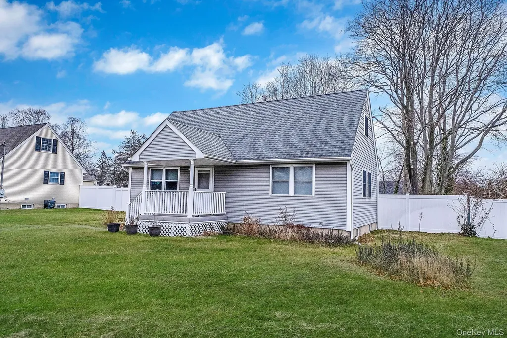 11 Dianne Avenue Centereach NY 11720