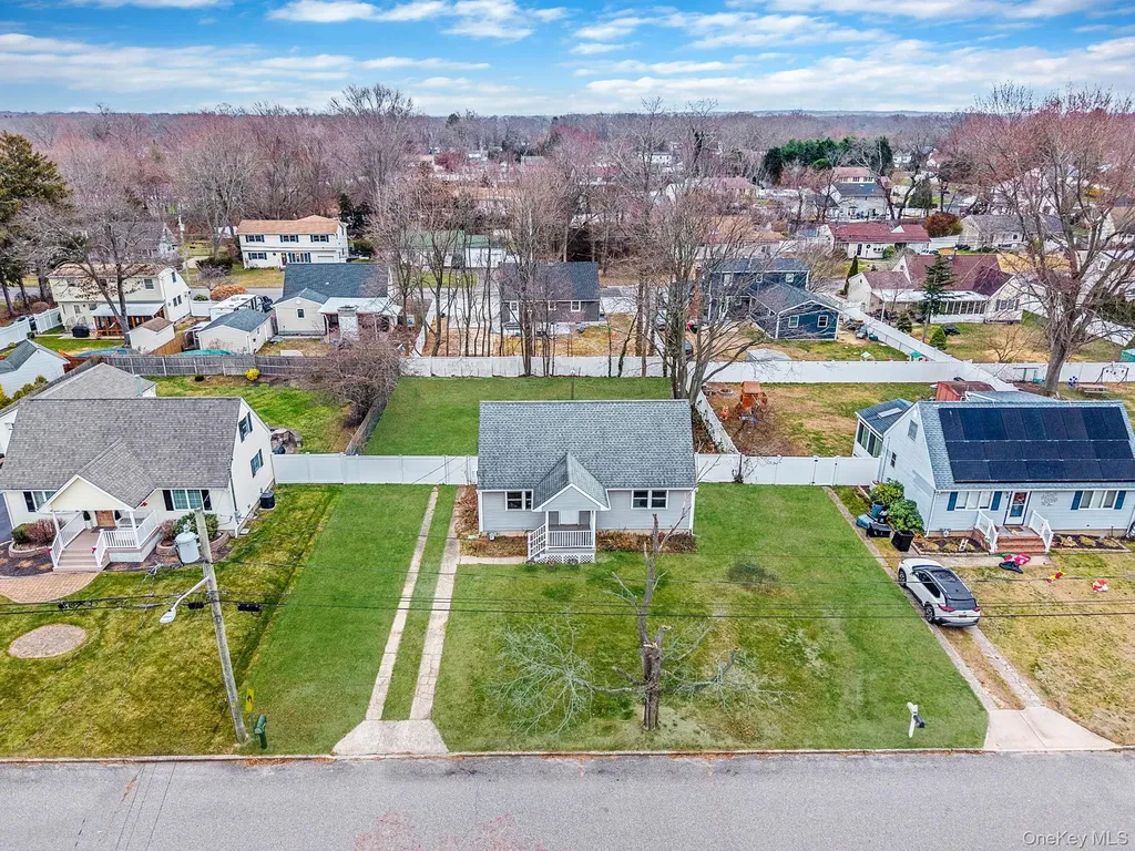 11 Dianne Avenue Centereach NY 11720