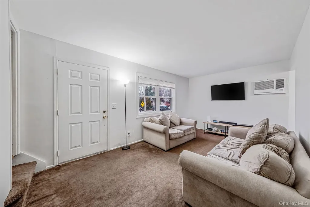 11 Dianne Avenue Centereach NY 11720