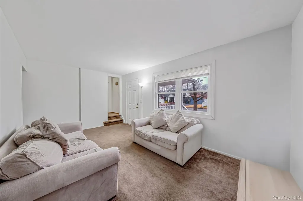 11 Dianne Avenue Centereach NY 11720