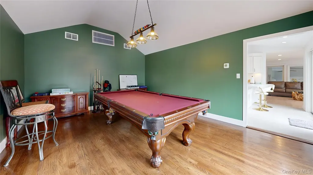 137 South Road Westhampton NY 11977