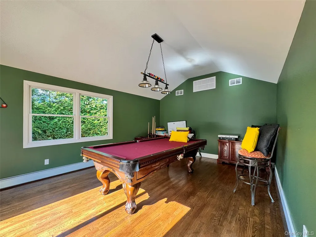 137 South Road Westhampton NY 11977