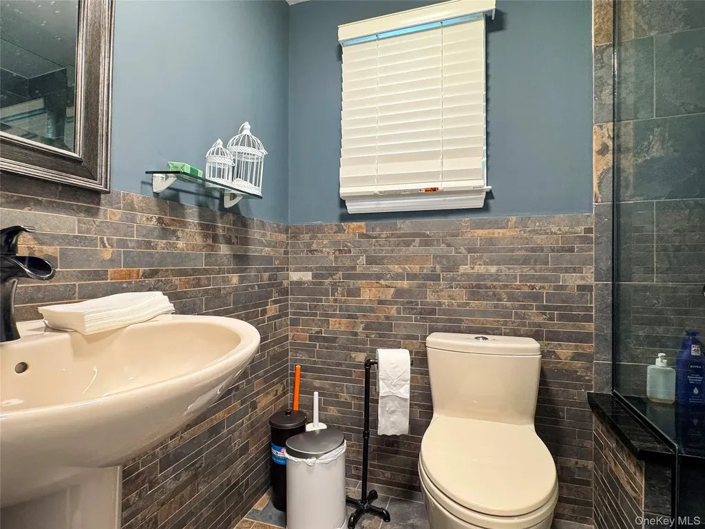 137 South Road Westhampton NY 11977
