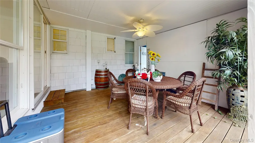 137 South Road Westhampton NY 11977