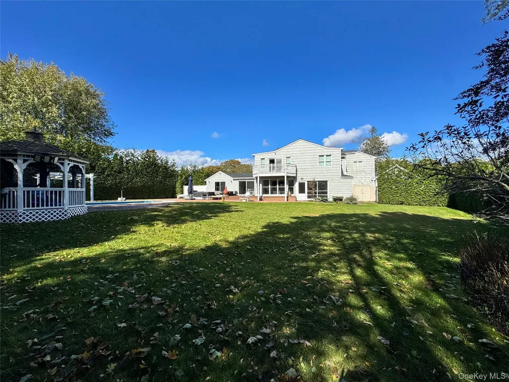 137 South Road Westhampton NY 11977