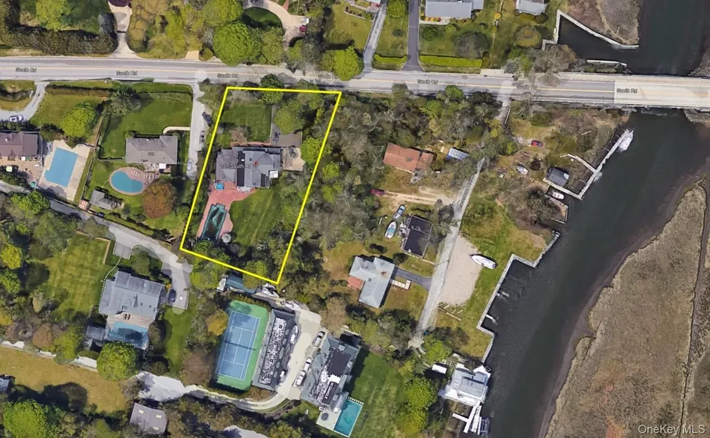 137 South Road Westhampton NY 11977