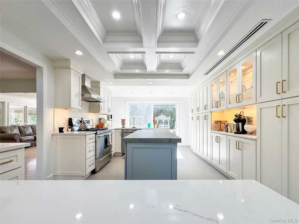 137 South Road Westhampton NY 11977