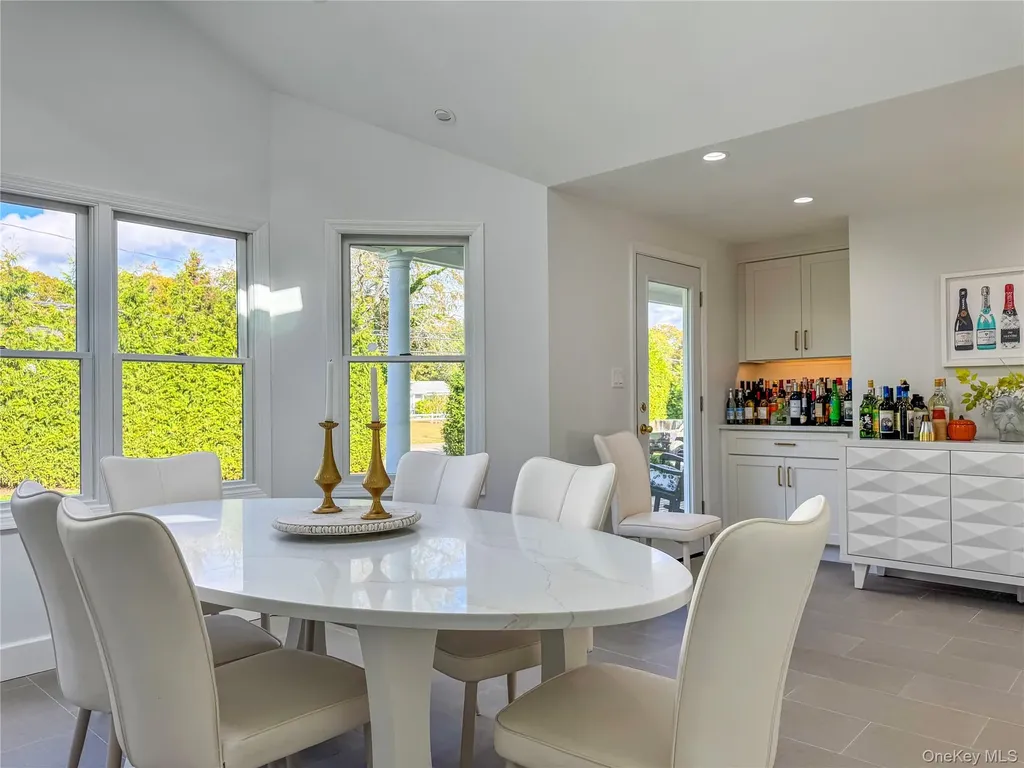 137 South Road Westhampton NY 11977