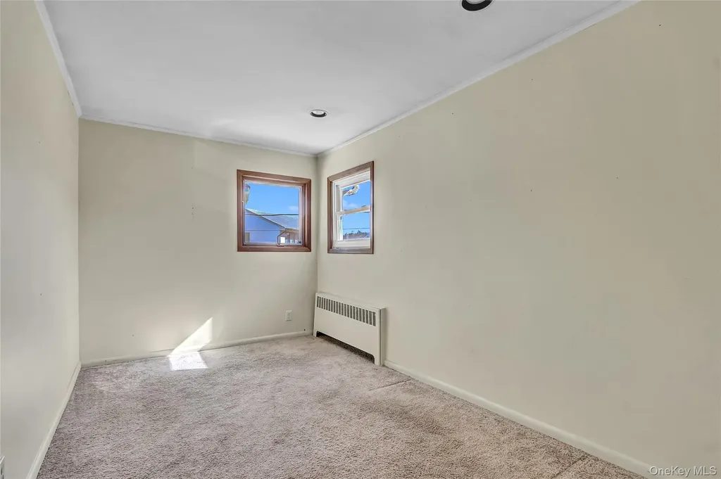 25 Park Circle Cedarhurst NY 11516