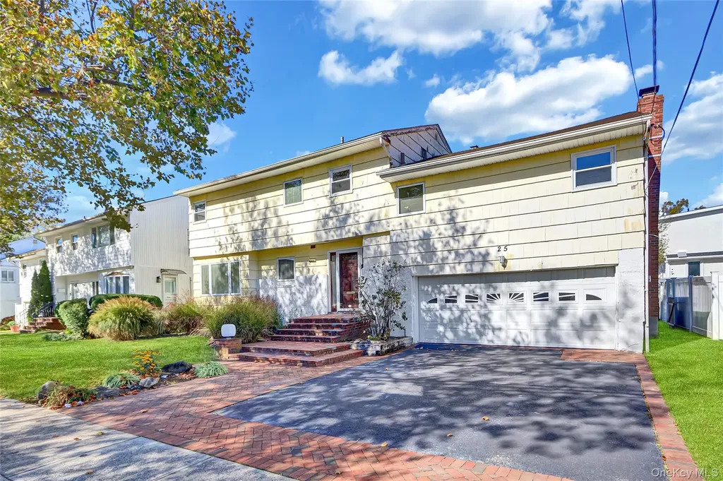 25 Park Circle Cedarhurst NY 11516