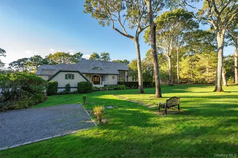 8 Fish Creek Lane Remsenburg NY 11960