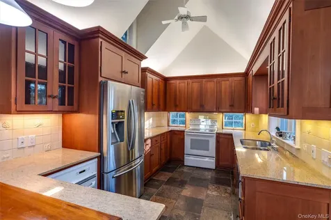 8 Fish Creek Lane Remsenburg NY 11960