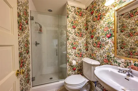 8 Fish Creek Lane Remsenburg NY 11960
