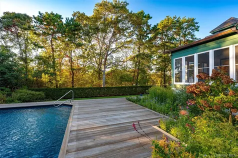 8 Fish Creek Lane Remsenburg NY 11960