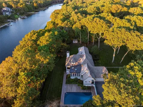 8 Fish Creek Lane Remsenburg NY 11960