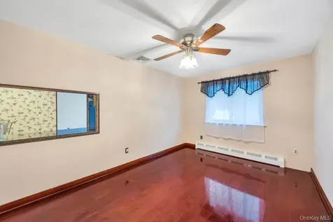 47 Evelyn Court Manorville NY 11949