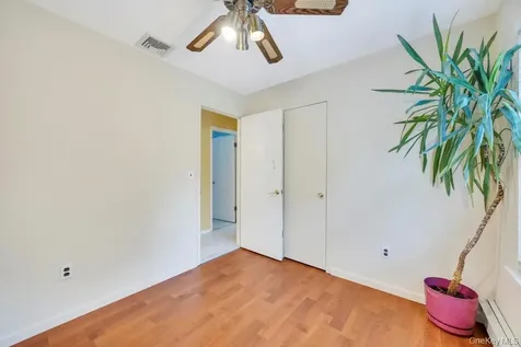 47 Evelyn Court Manorville NY 11949