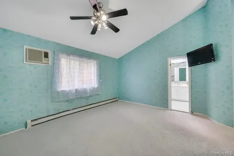 47 Evelyn Court Manorville NY 11949