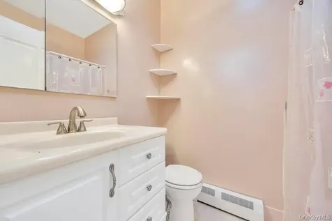 47 Evelyn Court Manorville NY 11949