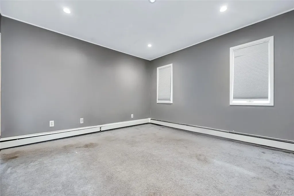 37 Angle Lane Hicksville NY 11801